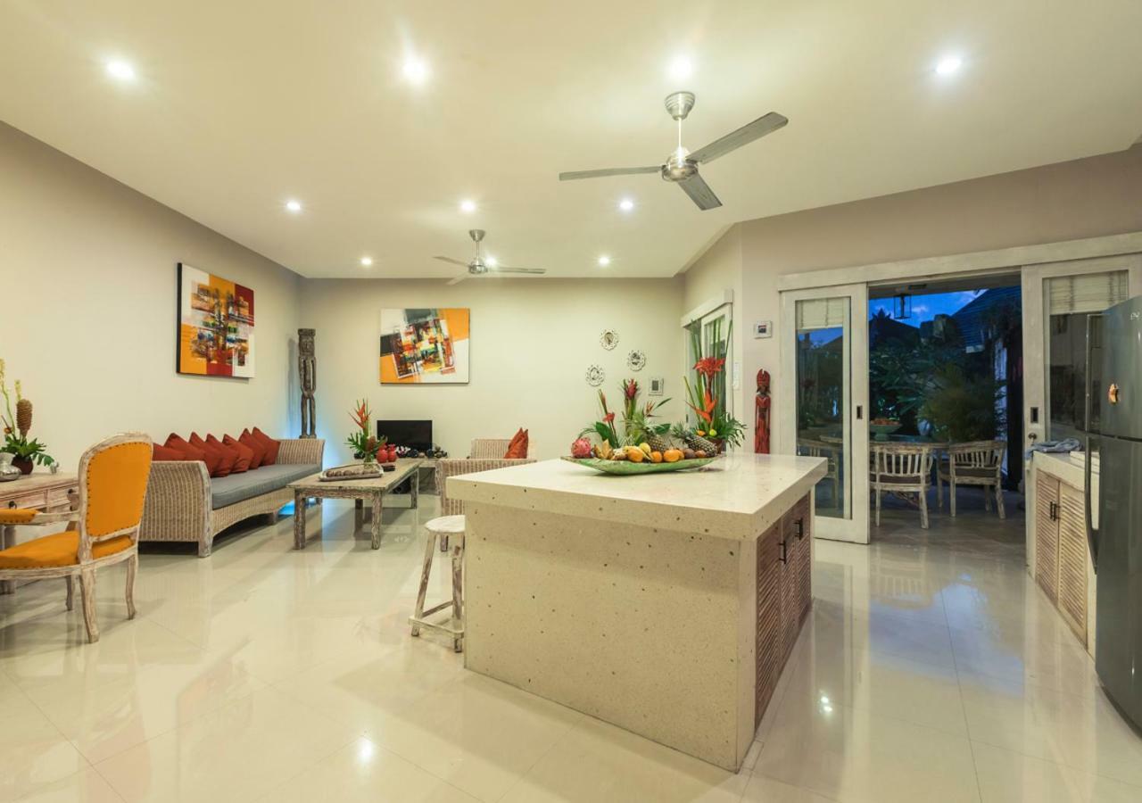Villa Armani Seminyak Buitenkant foto