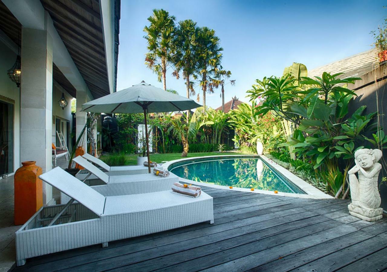 Villa Armani Seminyak Buitenkant foto